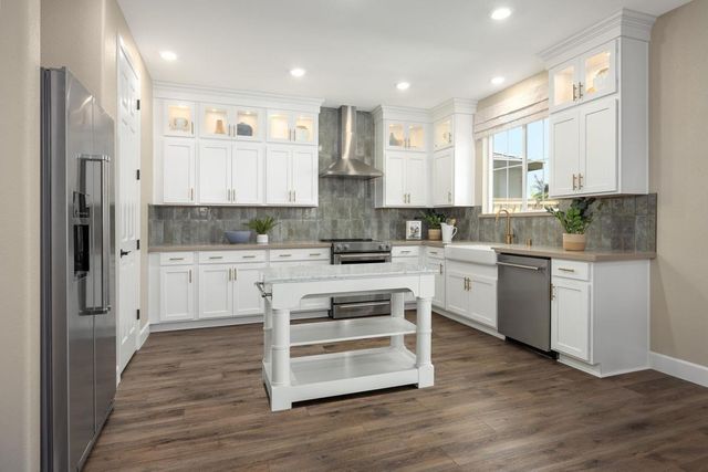 2055 Shoreline Dr, Riverbank, CA 95367
