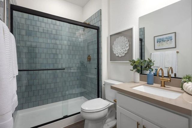 2055 Shoreline Dr, Riverbank, CA 95367