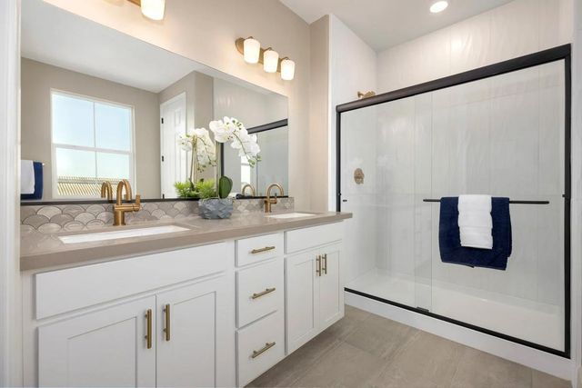 2055 Shoreline Dr, Riverbank, CA 95367