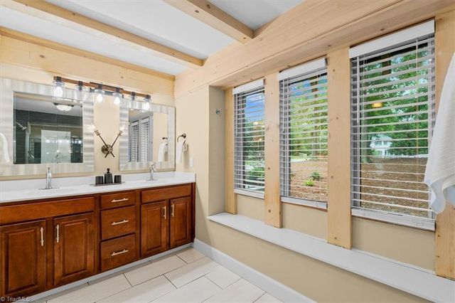 3905 Oak Hollow Drive, High Point, NC 27265