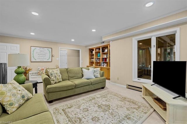 3905 Oak Hollow Drive, High Point, NC 27265