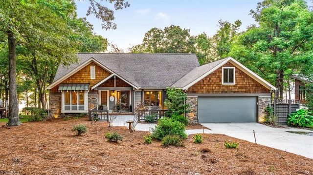 3905 Oak Hollow Drive, High Point, NC 27265