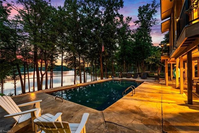 3905 Oak Hollow Drive, High Point, NC 27265