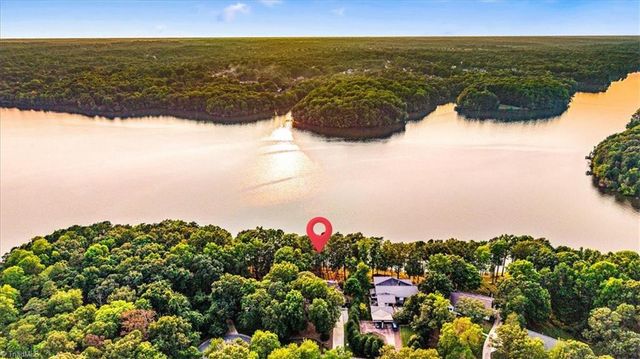 3905 Oak Hollow Drive, High Point, NC 27265