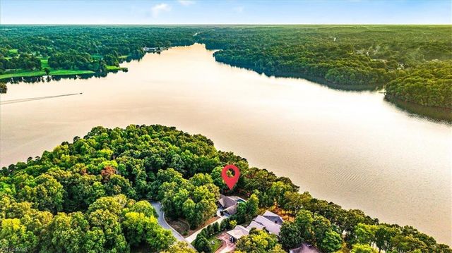 3905 Oak Hollow Drive, High Point, NC 27265
