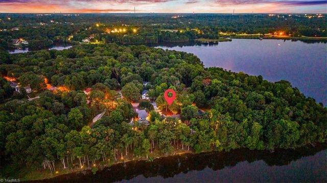 3905 Oak Hollow Drive, High Point, NC 27265
