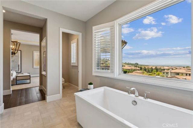 127 Lanzon, Irvine, CA 92602