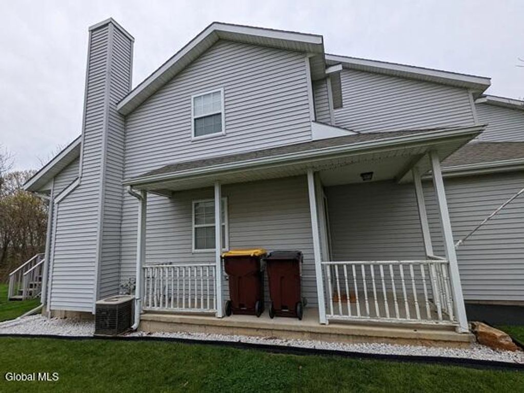 14 Brook Street, East Greenbush, NY 12144