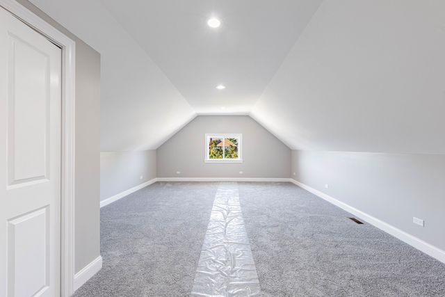 2107 EAST Avenue, Berwyn, IL 60402