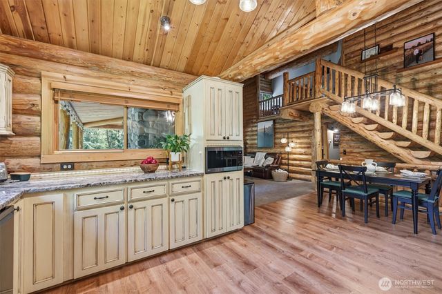 34184 SE 327th Place, Ravensdale, WA 98051
