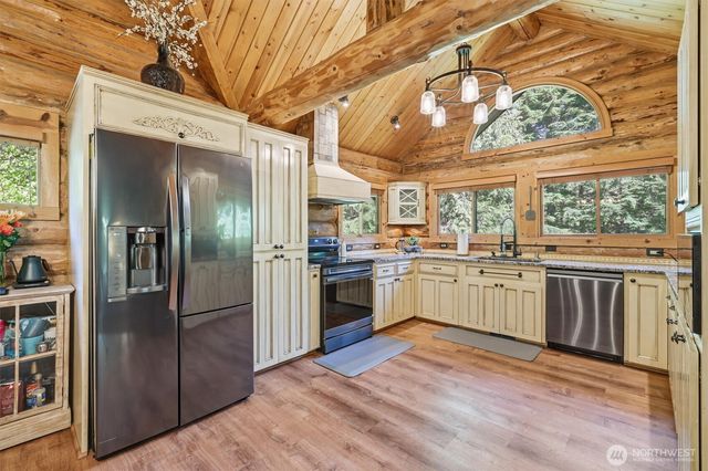 34184 SE 327th Place, Ravensdale, WA 98051