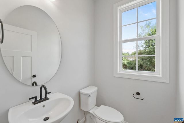 110 PARK RIDGE DR, Crozet, VA 22932