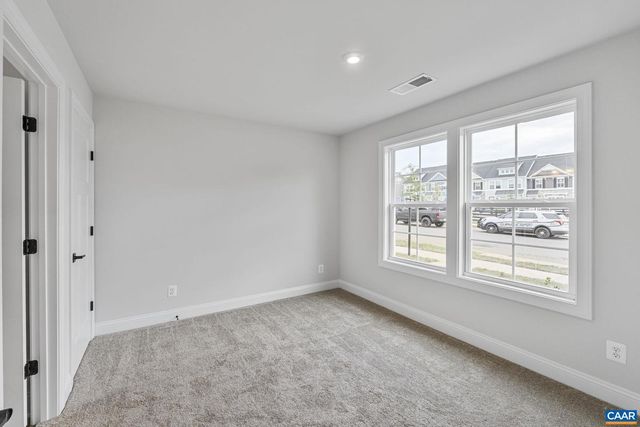 110 PARK RIDGE DR, Crozet, VA 22932