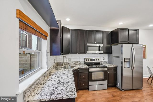 2321 E THOMPSON ST, Philadelphia, PA 19125