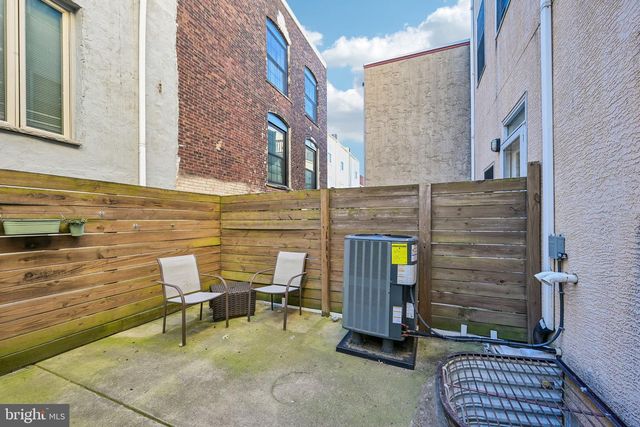 2321 E THOMPSON ST, Philadelphia, PA 19125