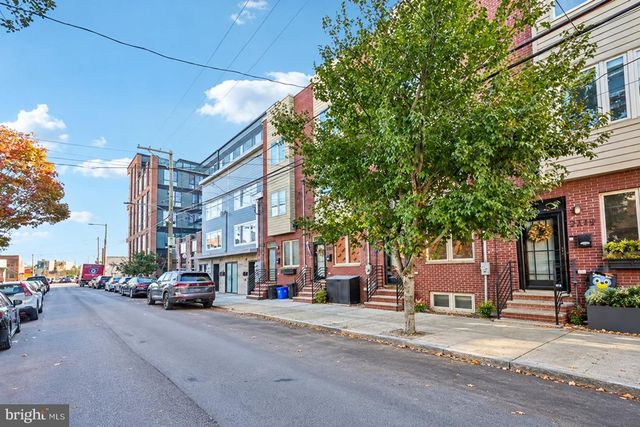 2321 E THOMPSON ST, Philadelphia, PA 19125