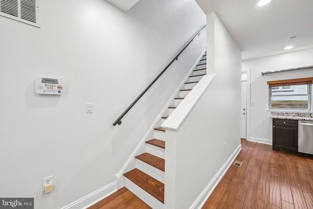 2321 E THOMPSON ST, Philadelphia, PA 19125