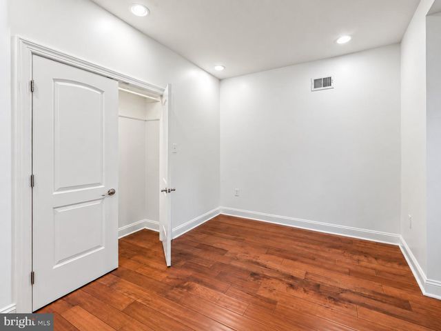 2321 E THOMPSON ST, Philadelphia, PA 19125