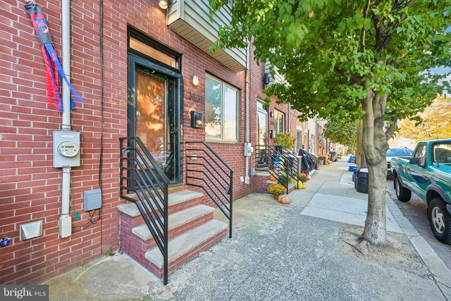 2321 E THOMPSON ST, Philadelphia, PA 19125