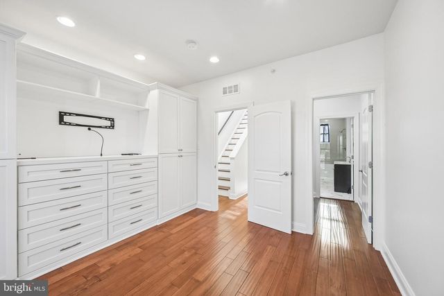 2321 E THOMPSON ST, Philadelphia, PA 19125