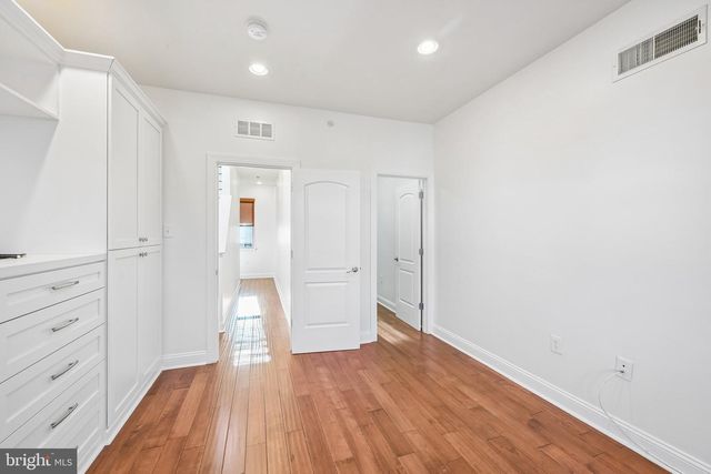 2321 E THOMPSON ST, Philadelphia, PA 19125