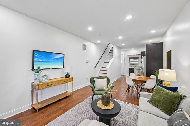 2321 E THOMPSON ST, Philadelphia, PA 19125