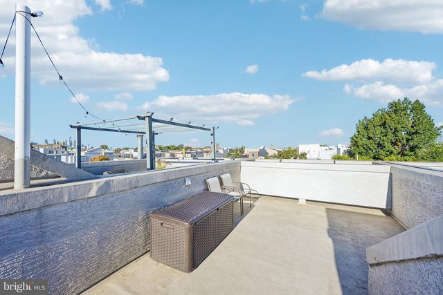2321 E THOMPSON ST, Philadelphia, PA 19125