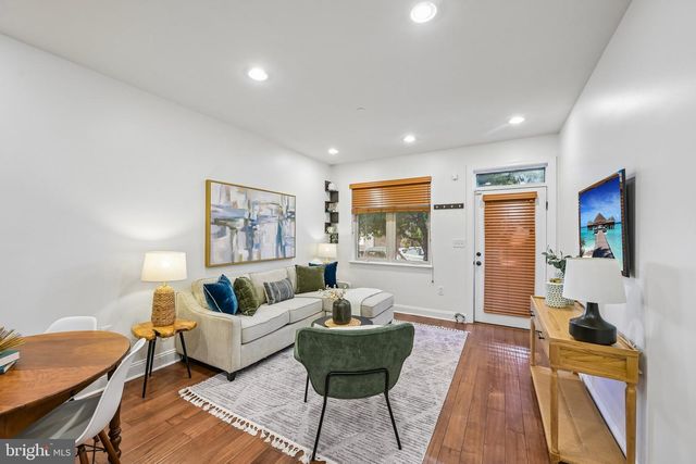2321 E THOMPSON ST, Philadelphia, PA 19125