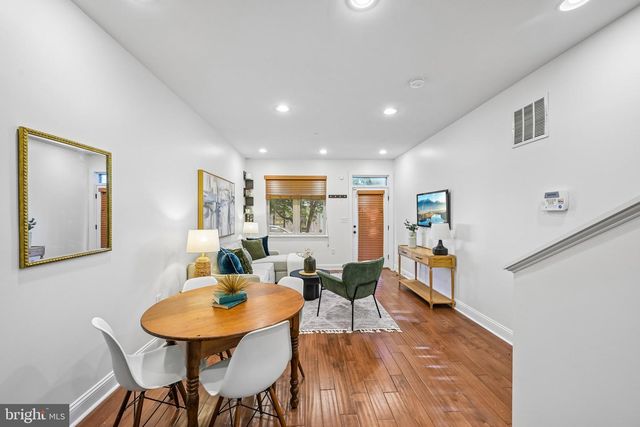 2321 E THOMPSON ST, Philadelphia, PA 19125