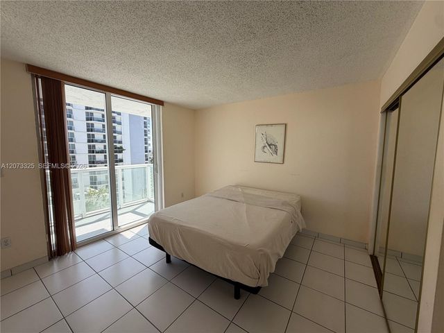2457 Collins Avenue 1405, Miami Beach, FL 33140