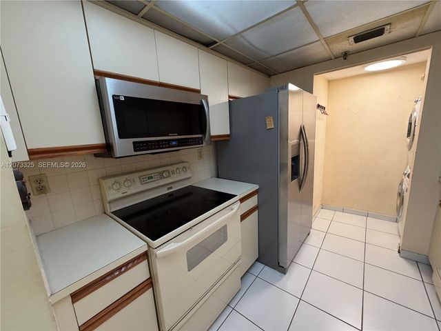 2457 Collins Avenue 1405, Miami Beach, FL 33140