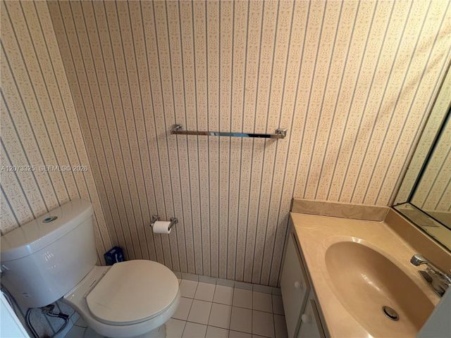 2457 Collins Avenue 1405, Miami Beach, FL 33140