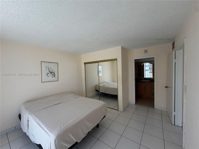 2457 Collins Avenue 1405, Miami Beach, FL 33140