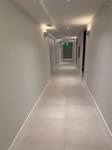 2457 Collins Avenue 1405, Miami Beach, FL 33140