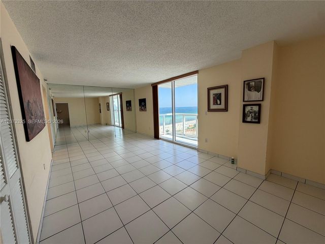 2457 Collins Avenue 1405, Miami Beach, FL 33140