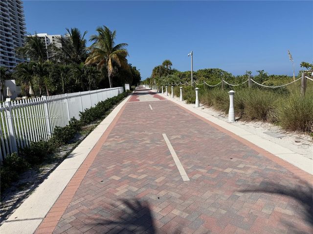 2457 Collins Avenue 1405, Miami Beach, FL 33140