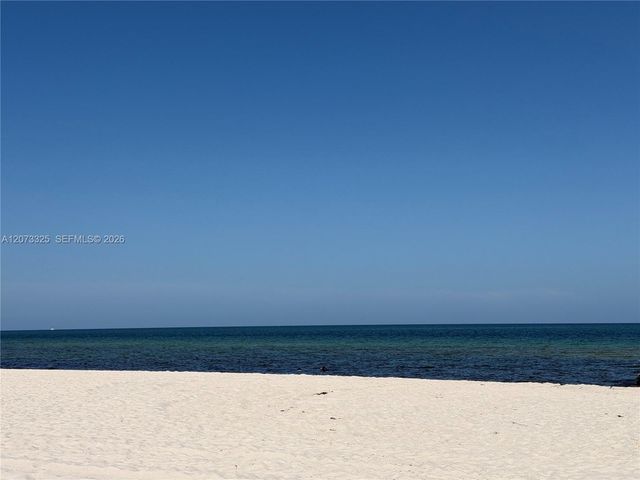 2457 Collins Avenue 1405, Miami Beach, FL 33140
