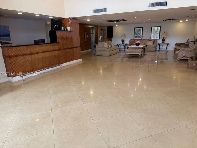 2457 Collins Avenue 1405, Miami Beach, FL 33140