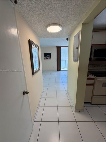 2457 Collins Avenue 1405, Miami Beach, FL 33140