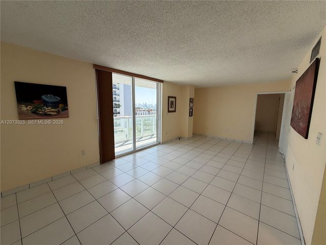 2457 Collins Avenue 1405, Miami Beach, FL 33140