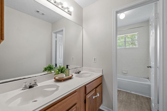 8727 Orchard Lane, La Porte, TX 77571