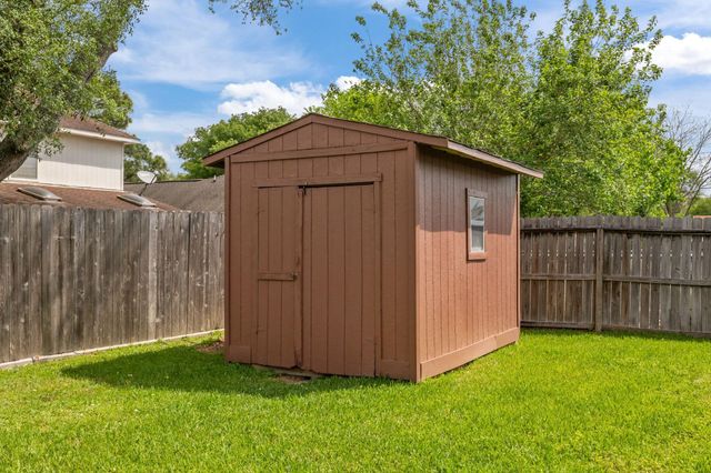 8727 Orchard Lane, La Porte, TX 77571