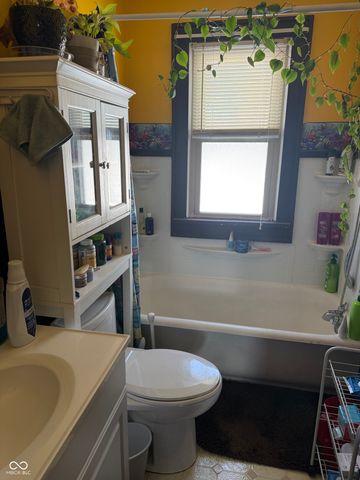 886 S Raceway Road, Indianapolis, IN 46231