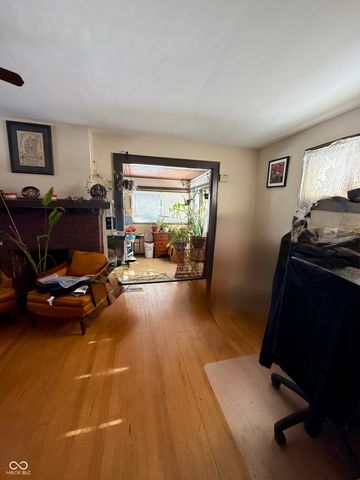 886 S Raceway Road, Indianapolis, IN 46231