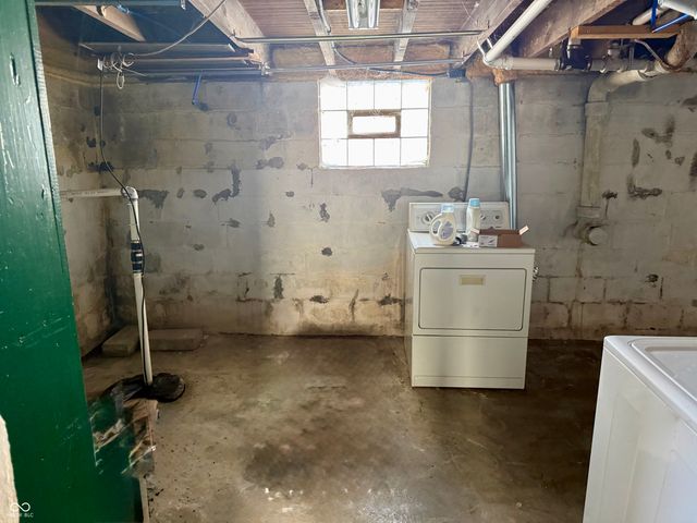 886 S Raceway Road, Indianapolis, IN 46231