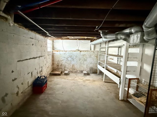 886 S Raceway Road, Indianapolis, IN 46231