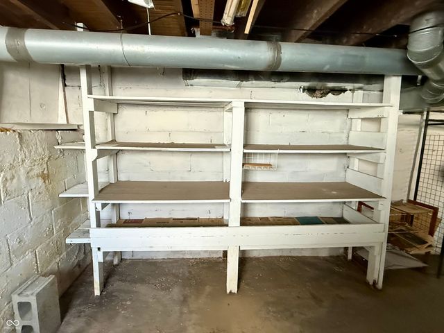 886 S Raceway Road, Indianapolis, IN 46231