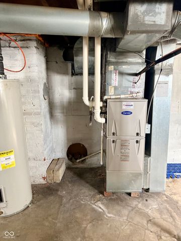 886 S Raceway Road, Indianapolis, IN 46231