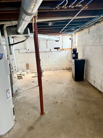 886 S Raceway Road, Indianapolis, IN 46231