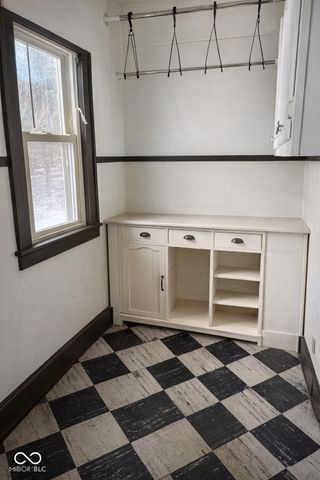 886 S Raceway Road, Indianapolis, IN 46231